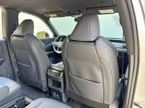 Used 2024 Lexus TX 500h AWD w/ Technology Package image 39
