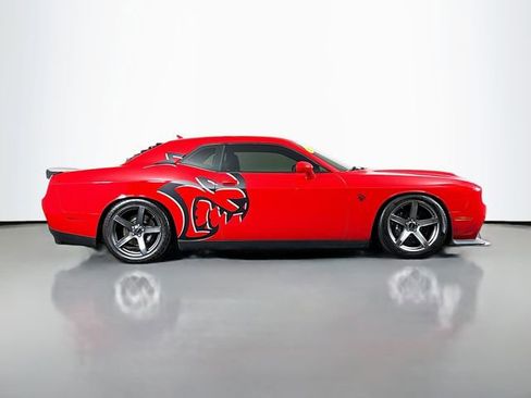 Used 2019 Dodge Challenger SRT Hellcat Redeye image 10