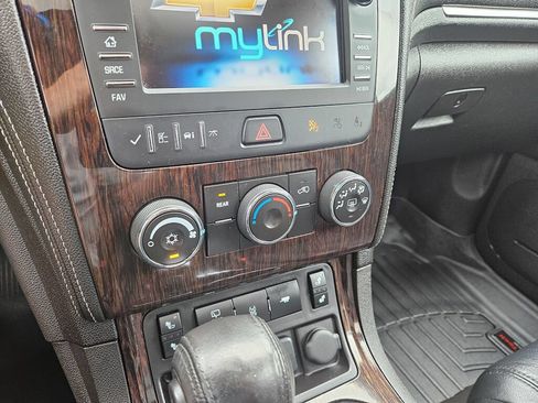 Used 2015 Chevrolet Traverse LT AWD/4WD image 25