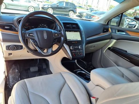 Used 2017 Lincoln MKC Select w/ Select Plus Package FWD image 11