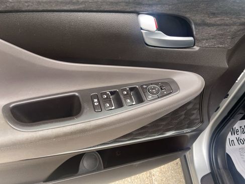Used 2020 Hyundai Santa Fe SEL w/ Convenience Package image 14