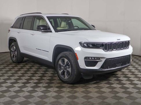 Used 2022 Jeep Grand Cherokee Limited 4xe w/ Luxury Tech Group II AWD/4WD image 60