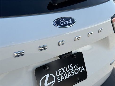 Used 2021 Ford Escape Titanium w/ Titanium Elite Package image 11