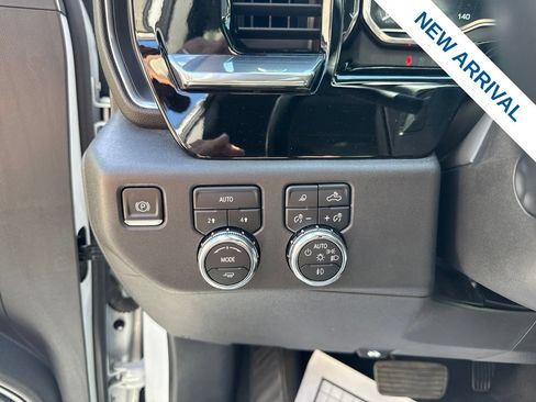 Used 2023 GMC Sierra 1500 SLT w/ SLT Premium Package AWD/4WD image 19