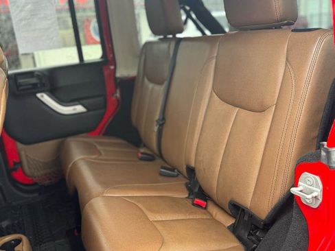Used 2016 Jeep Wrangler Unlimited Sahara AWD/4WD image 14