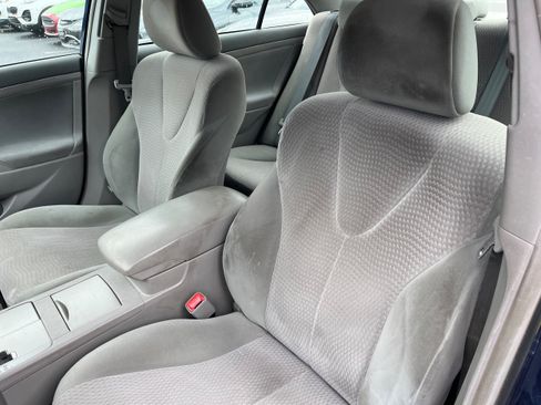 Used 2011 Toyota Camry LE FWD image 9