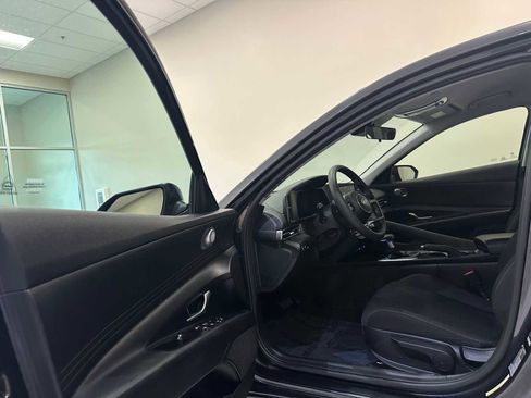 Used 2023 Hyundai Elantra SEL image 22