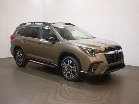 Certified 2026 Subaru Ascent Limited AWD/4WD image 1