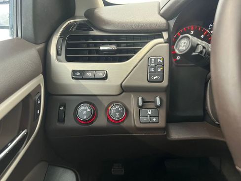 Used 2015 GMC Yukon XL Denali w/ Premium Package image 30