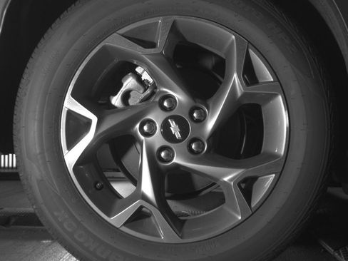 Used 2025 Chevrolet Trax LT FWD image 15