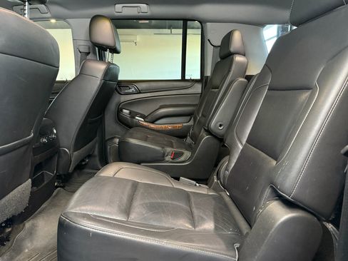 Used 2018 Chevrolet Suburban Premier AWD/4WD image 19