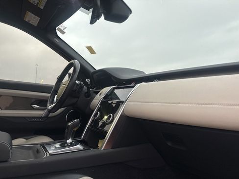 Used 2020 Land Rover Discovery Sport SE R-Dynamic image 28