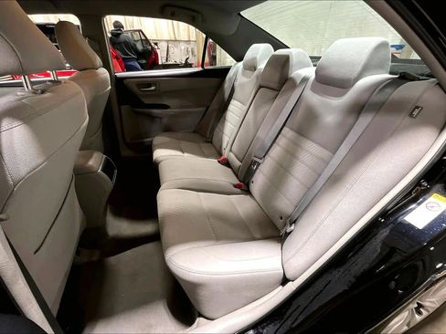 Used 2016 Toyota Camry LE image 20