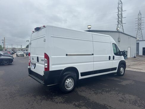 Used 2023 RAM ProMaster 2500 FWD image 3