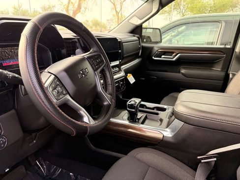 Used 2025 Chevrolet Silverado 1500 LT Trail Boss w/ Convenience Package II AWD/4WD image 13