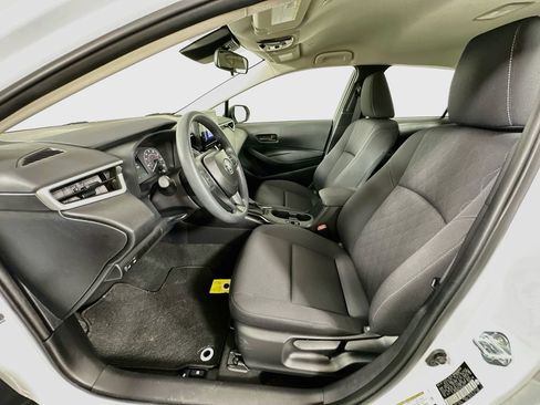 Used 2025 Toyota Corolla LE FWD image 21