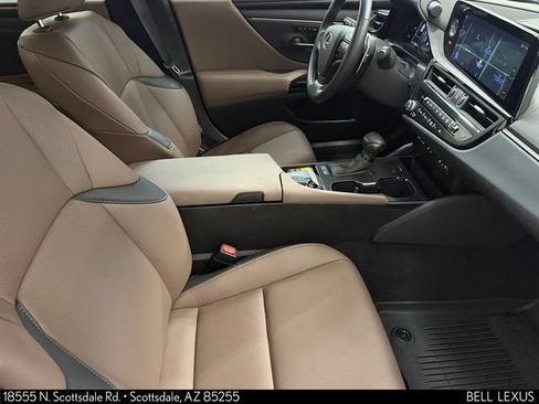 Used 2025 Lexus ES 300h w/ Premium Package FWD image 11