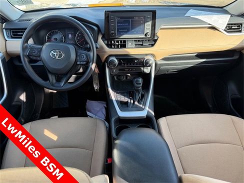 Used 2021 Toyota RAV4 LE image 13