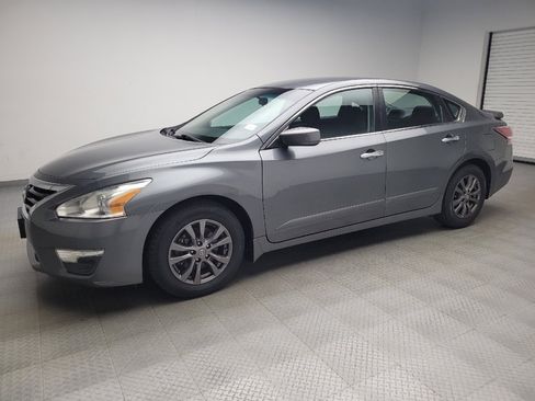 Used 2015 Nissan Altima 2.5 S w/ Sport Value Package FWD image 2