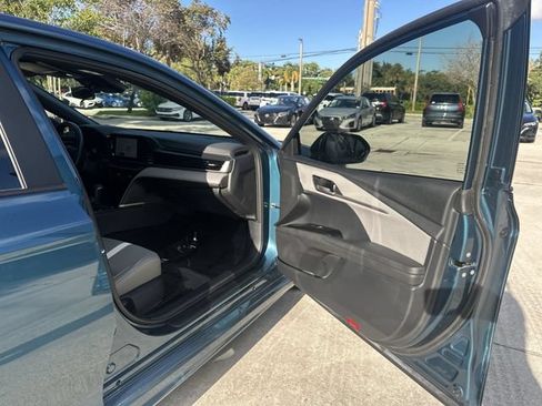 Used 2025 Toyota Camry SE FWD image 23