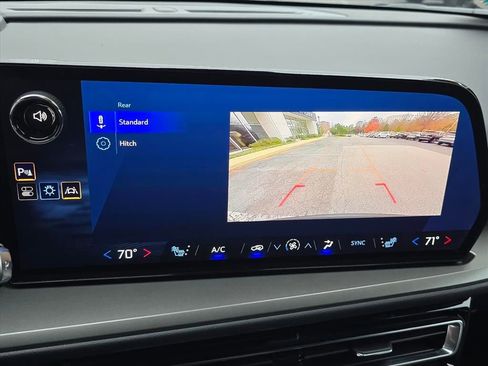 Certified 2025 Chevrolet Traverse LT image 14