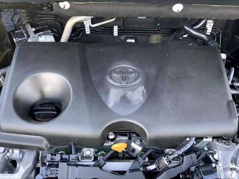 Used 2024 Toyota RAV4 XLE FWD image 32
