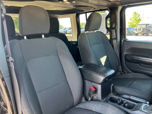 Used 2019 Jeep Wrangler Unlimited Sport S AWD/4WD image 19