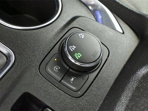 Certified 2023 Chevrolet Traverse LT image 28