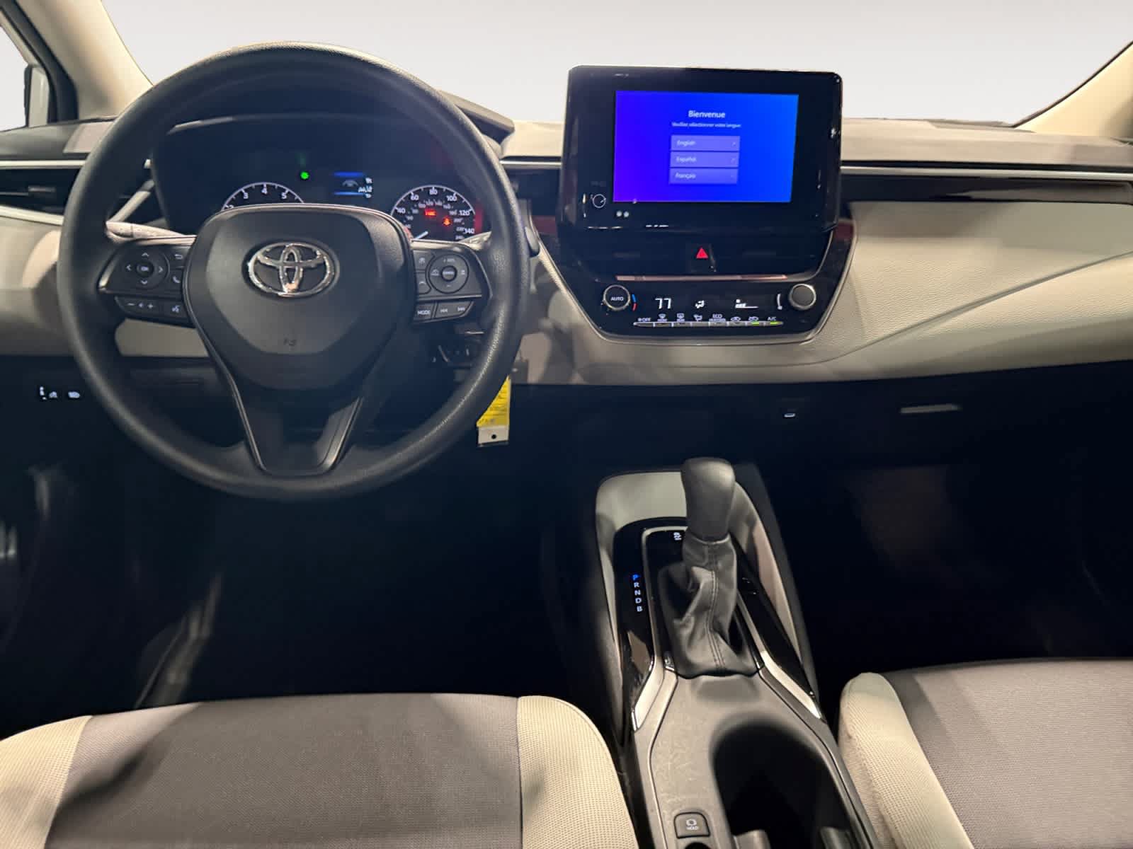 Used 2025 Toyota Corolla LE FWD image 11