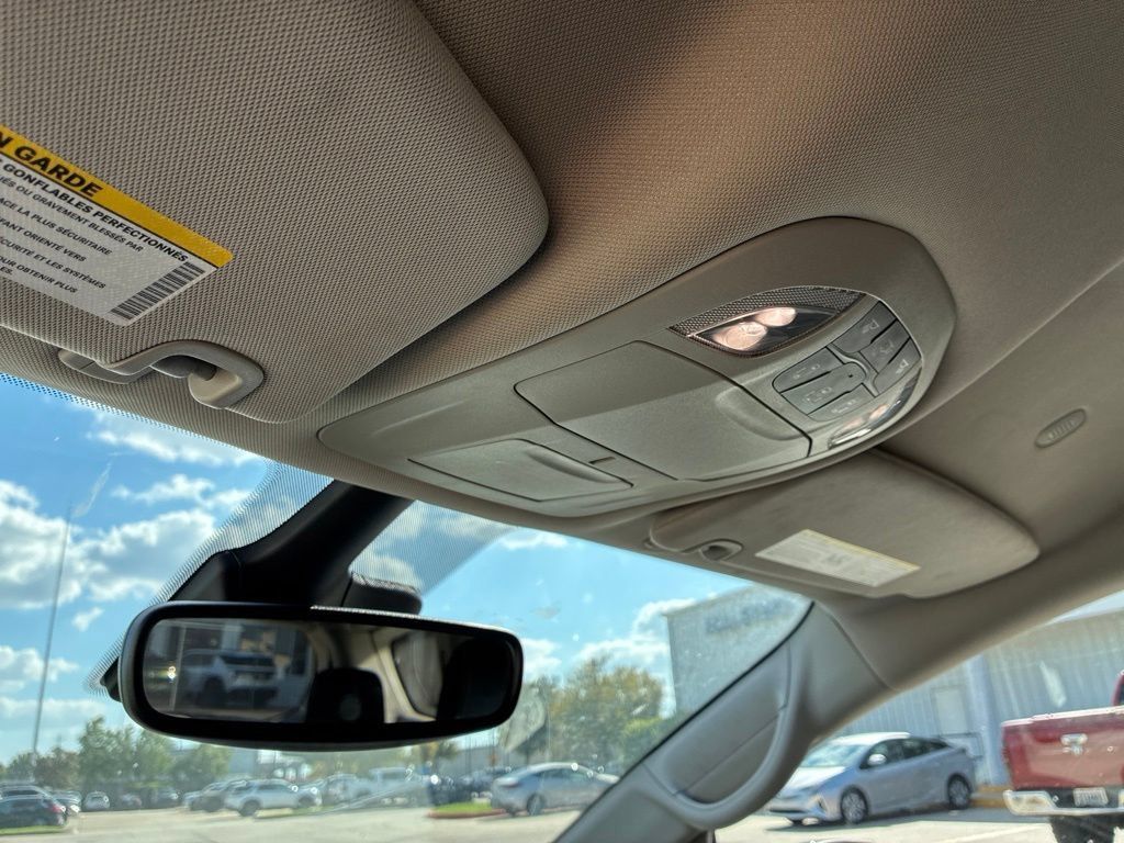 Used 2023 Chrysler Pacifica Touring-L FWD image 33
