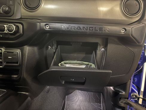 Used 2020 Jeep Wrangler Unlimited Sport S AWD/4WD image 44