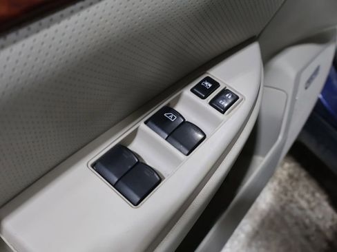 Used 2011 Subaru Outback 2.5i Limited image 17