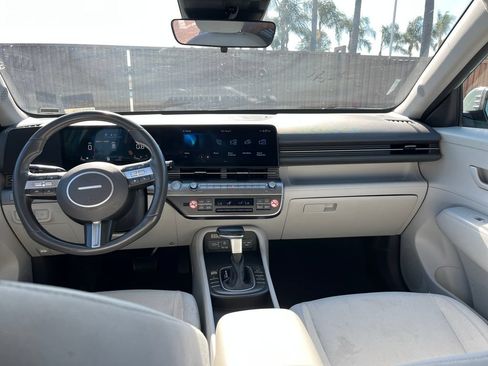 Used 2025 Hyundai Kona SEL AWD/4WD image 12