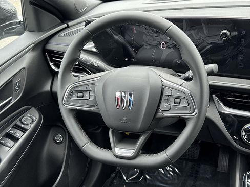 Used 2026 Buick Envista Sport Touring w/ Convenience II Package FWD image 8