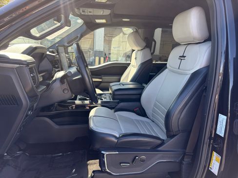 Used 2023 Ford F150 Lightning Platinum AWD/4WD image 19
