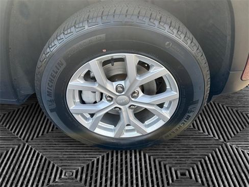 Certified 2023 Jeep Grand Cherokee Limited image 14