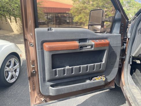 Used 2012 Ford F350 King Ranch w/ King Ranch w/Chrome Pkg AWD/4WD image 7