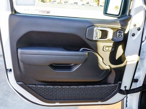 New 2026 Jeep Gladiator Mojave image 25