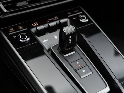 Certified 2022 Porsche 911 Targa 4S w/ Premium Package AWD/4WD image 26