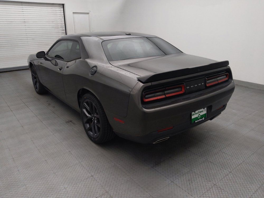 Used 2019 Dodge Challenger SXT w/ Blacktop Package RWD image 5
