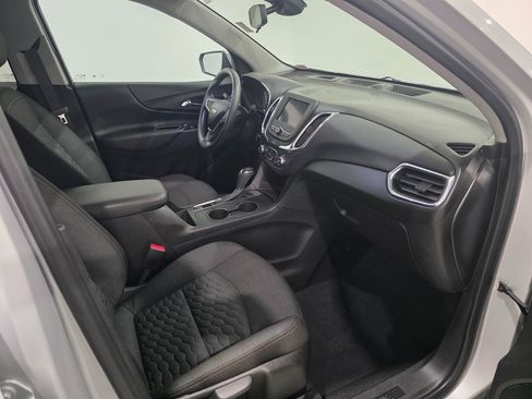 Used 2020 Chevrolet Equinox LT image 24