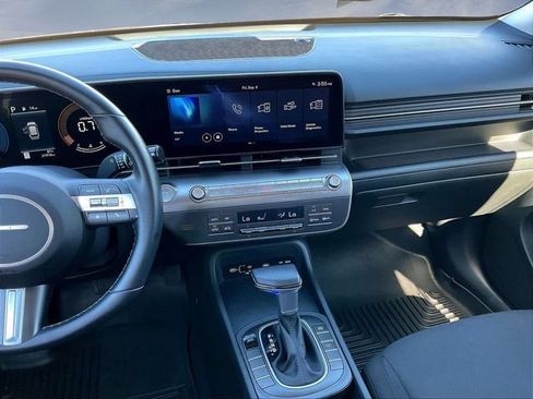 Used 2025 Hyundai Kona SEL FWD image 11
