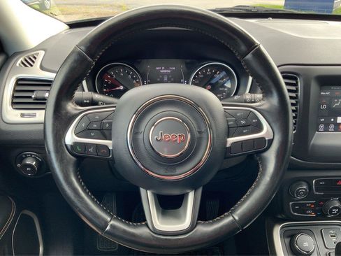 Used 2020 Jeep Compass Latitude w/ Cold Weather Group AWD/4WD image 16