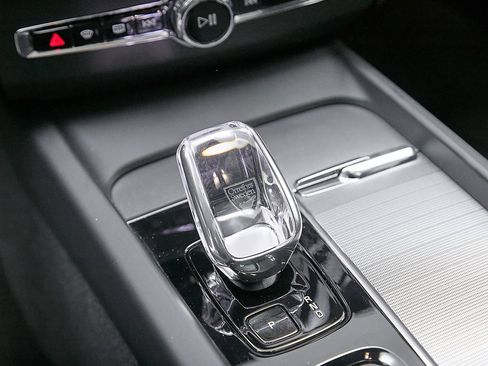 Certified 2025 Volvo XC60 T8 Ultra w/ Protection Package Premier image 20