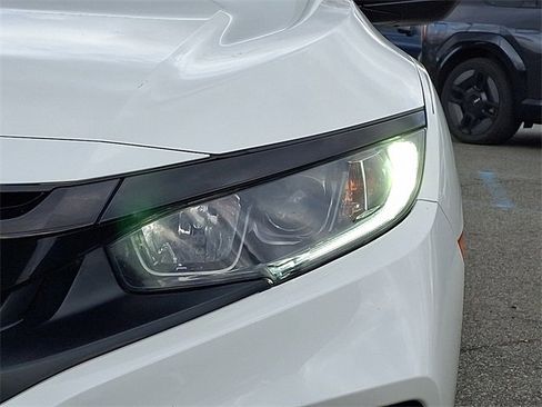 Used 2019 Honda Civic EX image 9