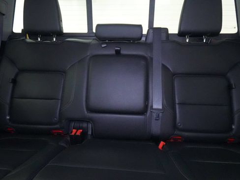 Used 2020 Chevrolet Silverado 2500 LTZ AWD/4WD image 21