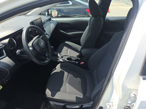 Used 2022 Toyota Corolla LE image 10