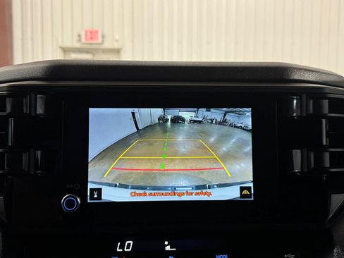 Used 2024 Toyota Tundra SR AWD/4WD image 38