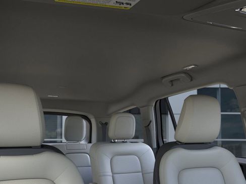 New 2026 Lincoln Aviator AWD image 22