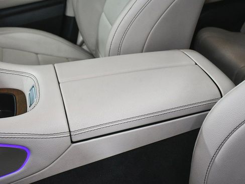 Used 2022 Mercedes-Benz GLE 350 4MATIC w/ Premium Package image 49
